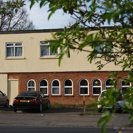Hillingdon Lodge Exterior photo